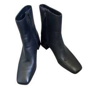 NWOB VINCE Kaye Block Heel Bootie Black Leather 10